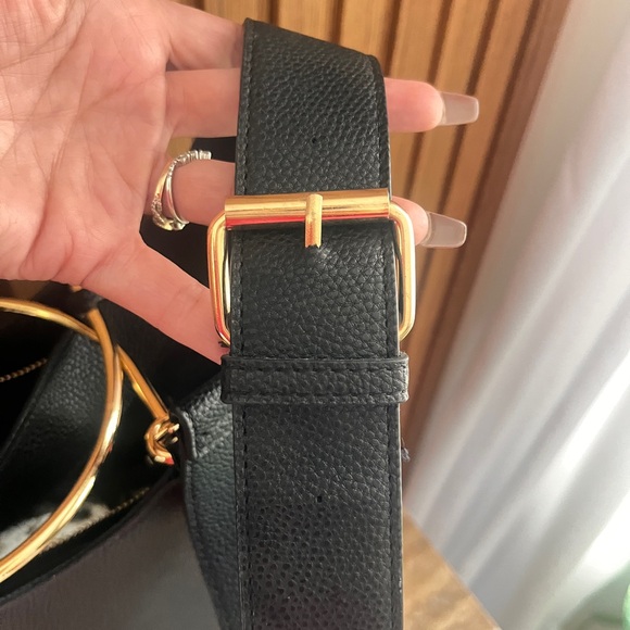 Bebe Los Ángeles Leather handbag, Purse, Black Gold Hooks, tassels Adjustable - Picture 9 of 16